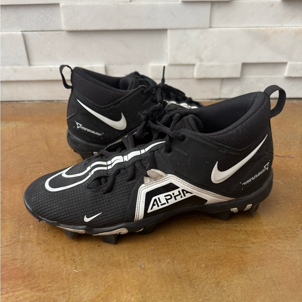 Nike Black and White Athletic Shoes